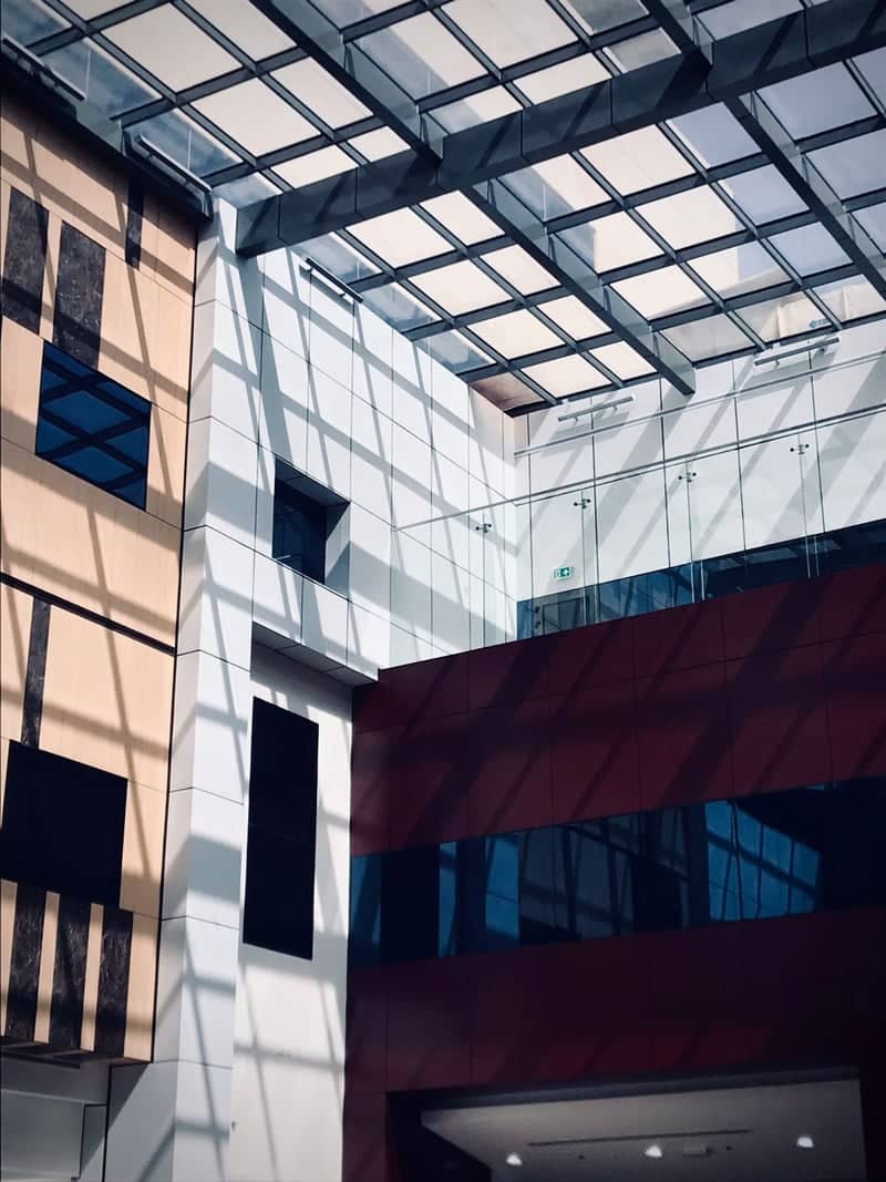 Modern Atrium Geometry, Al Khobar - Image 1
