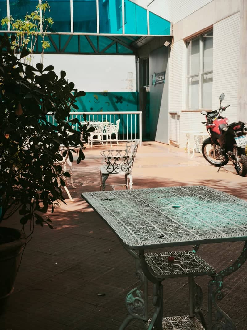 Estácio Ribeirão Preto Campus Patio - Image 1