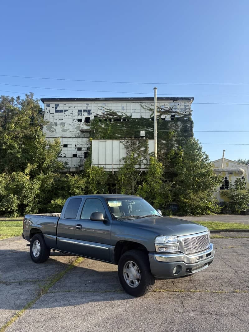 Abandoned Industrial Building on Lewis Street - Image 1