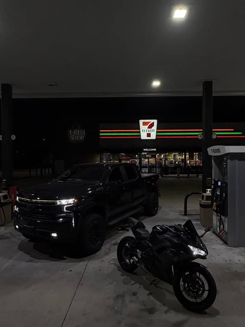 7-Eleven on West Road - Image 1