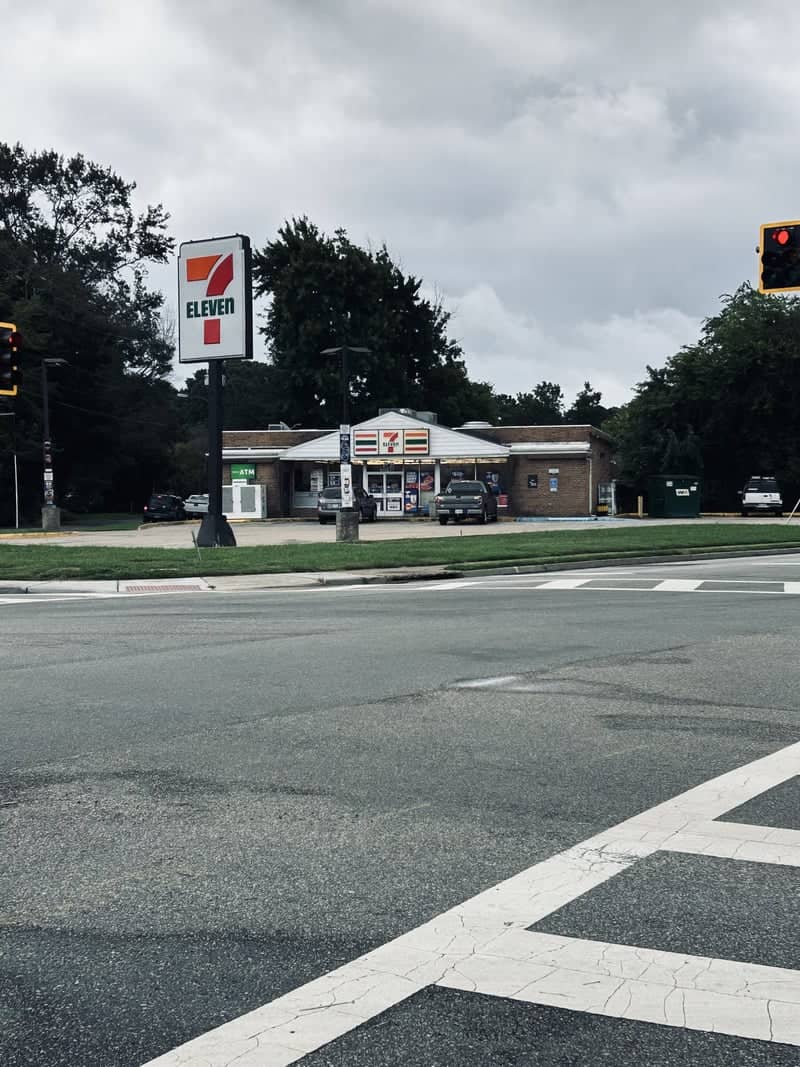 7-Eleven on Nickerson Boulevard - Image 1