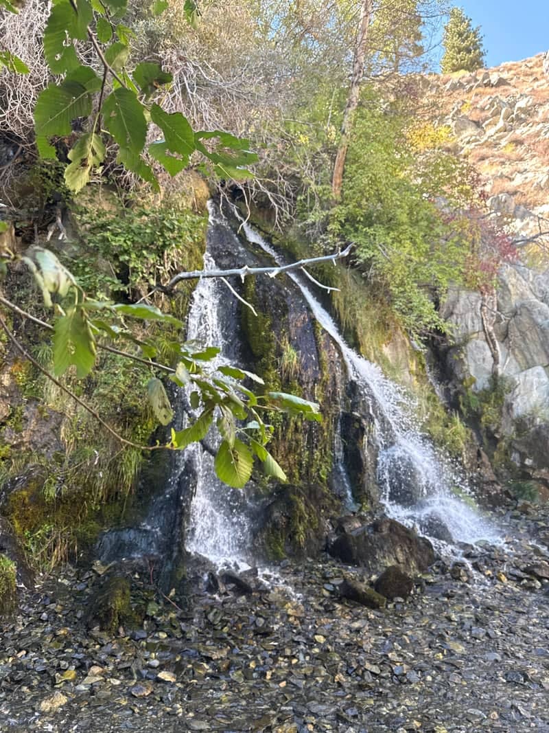 Kings Canyon Waterfall - Image 1
