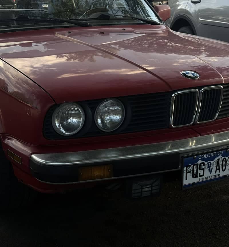 Classic BMW E30 Street Scene - Image 1