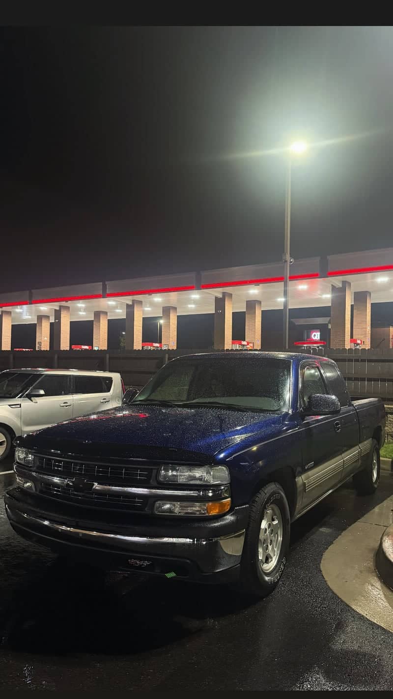 QuikTrip Gainesville Nightscape - Image 1