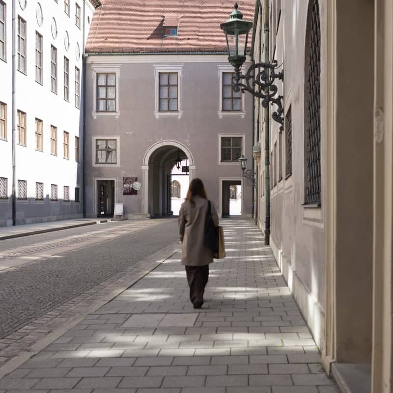 Landschaftstraße Alleyway - Image 1