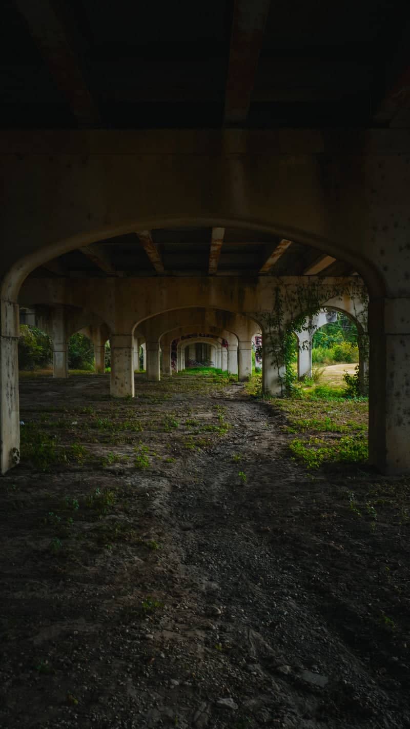 Historic Stockdale Highway Arches - Image 1