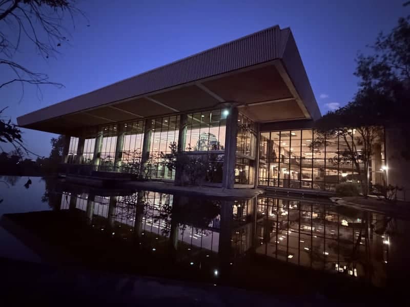 Huntington Beach Central Library - Image 1