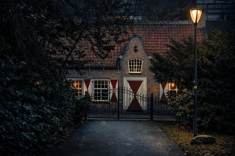 Traditional Dutch Cottage at Monnikendreef - Image 1